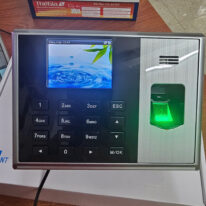 Máy chấm công Ronald Jack 8300pro